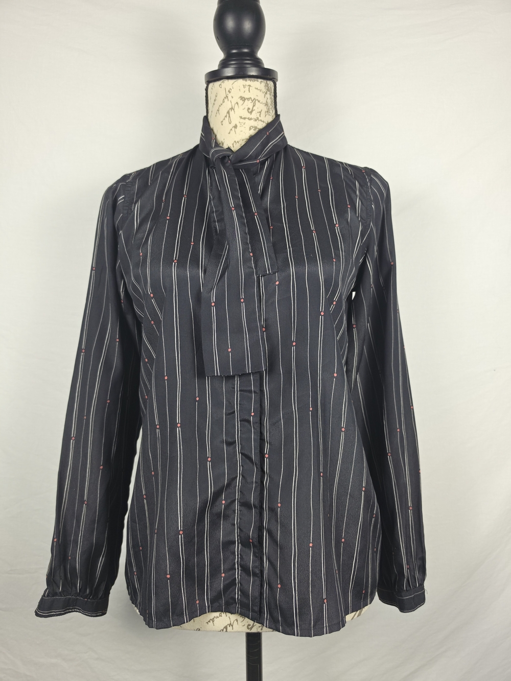 Jones New York Vintage Black Pinstripe Blouse Secretary Top Sz 8